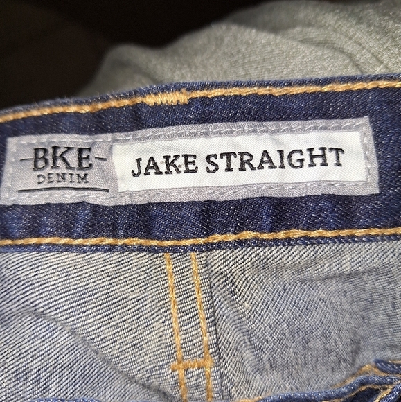 A pair of BKE Denim Jake Straight jeans in a size of 28R with a 28" inseam - Picture 5 of 8